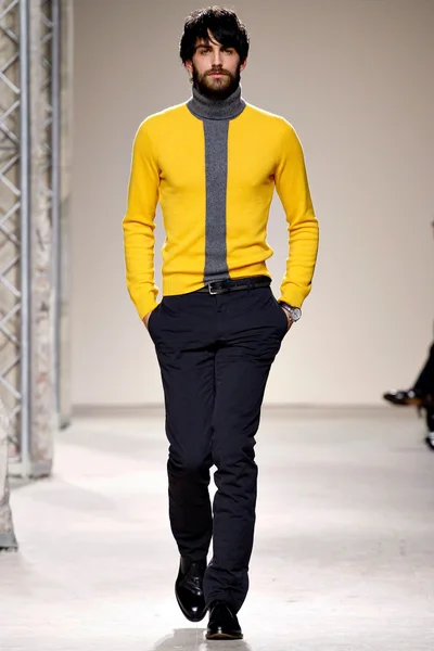 Look 19